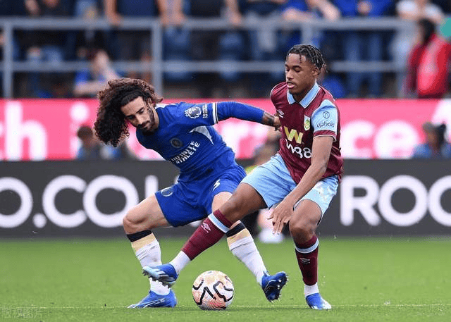 周日010 意甲：博洛尼亚迎战萨索洛，黑马与“绿巴萨”的激情对攻？